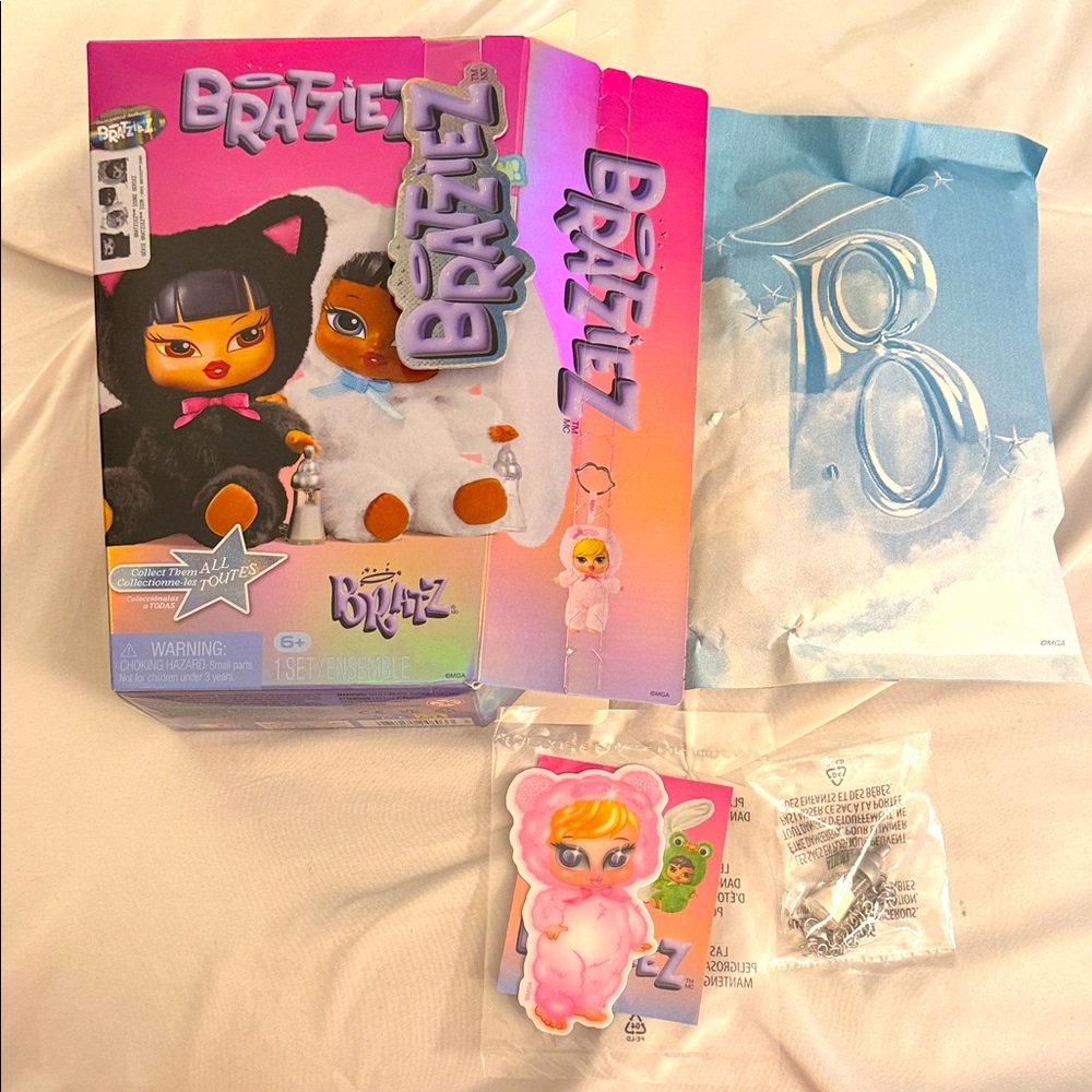 NIB Bratz Doll Bratziez Chloe Mystery Box